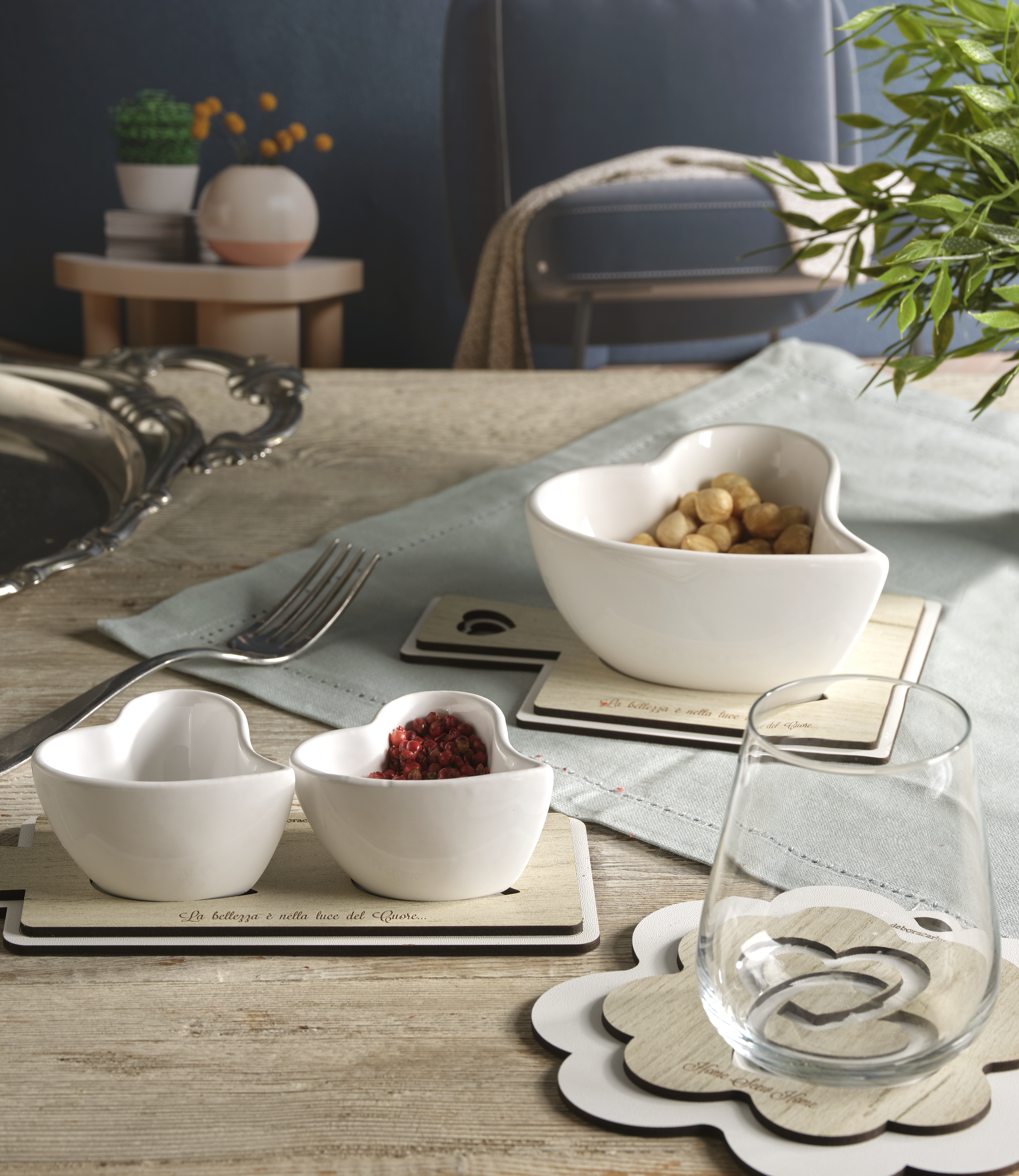 SOTTO-TAZZA TONDO CON MAPPAMONDO TRAFORATO